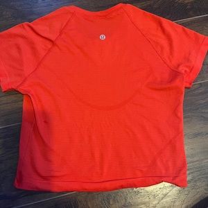 Lululemon cropped swiftly worn once ❤️